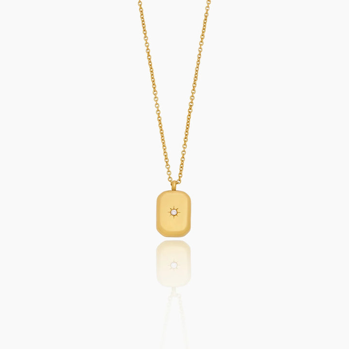Stella Pendant Necklace